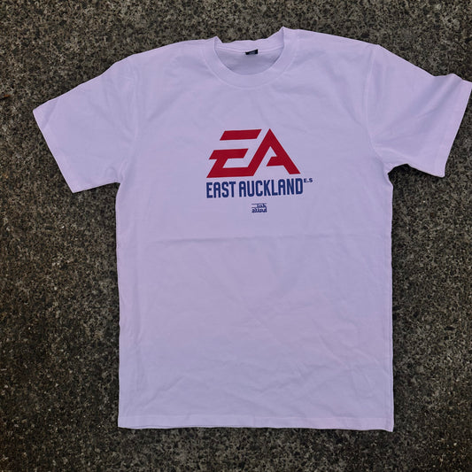 E.A white tee